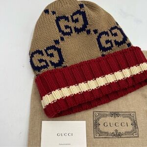 Men’s Gucci GG knit beanie hat. Size large fits like XL. Made in Italy.